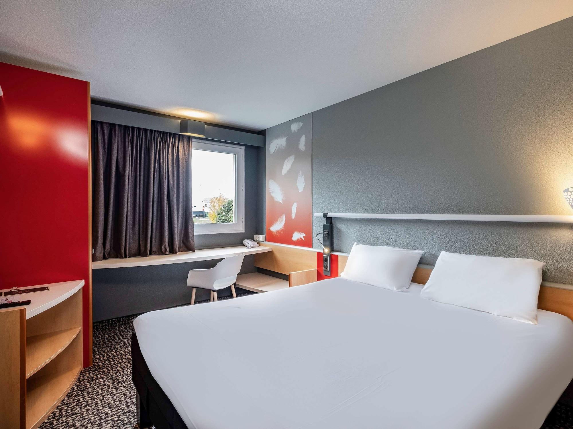 Ibis Amboise Hotel Exterior photo